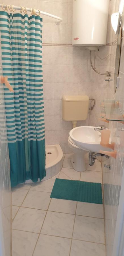 Roses Apartment Brac Sutivan ภายนอก รูปภาพ